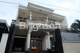 Rumah 4 Kamar di Pusat Kota Banjarsari, Solo - Harga Menarik Rumah 4 Kamar di Pusat Kota Banjarsari, Solo - Harga Menarik
