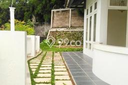 Rumah Elit LB 200m2 Siap Pakai Desain Elegan di Bintaro, Tangerang Selatan Rumah Elit LB 200m2 Siap Pakai Desain Elegan di Bintaro, Tangerang Selatan