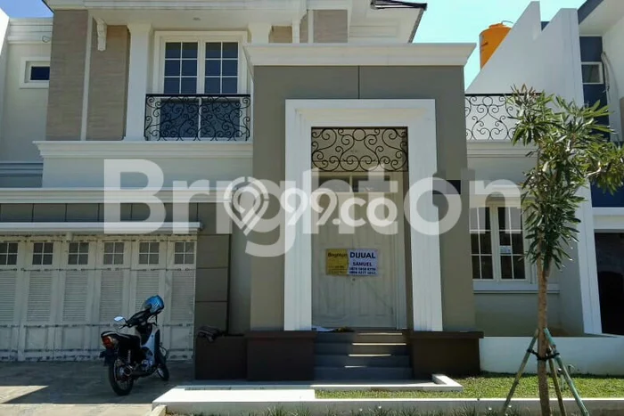 Ready to Use! Luxury House LT 270m2 Desain Elegan di Buring Ready to Use! Luxury House LT 270m2 Desain Elegan di Buring