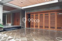 Rumah Elit Modern Tanpa Renovasi di Pakubuwono Jakarta Selatan Rumah Elit Modern Tanpa Renovasi di Pakubuwono Jakarta Selatan