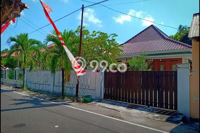 Rumah Mewah Dijual LT 743m2 di Laweyan, Surakarta Rumah Mewah Dijual LT 743m2 di Laweyan, Surakarta