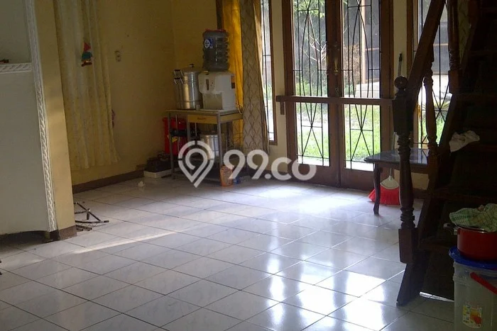Disewakan! Rumah 3 Kamar Tidur &
2 Kamar Mandi di Buah Batu, Bandung Disewakan! Rumah 3 Kamar Tidur &
2 Kamar Mandi di Buah Batu, Bandung