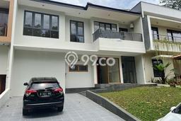 Rumah Mewah LB 350m2 Siap Pakai Desain Elegan di BSD City, Tangerang Rumah Mewah LB 350m2 Siap Pakai Desain Elegan di BSD City, Tangerang