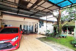 SEGERA MILIKI! Rumah di Banyumanik, Semarang, LT 400m² Bangunan 350m² SEGERA MILIKI! Rumah di Banyumanik, Semarang, LT 400m² Bangunan 350m²