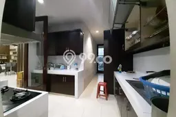 Rumah Mewah LB 700m2 Siap Huni Desain Elegan di Graha, Surabaya Rumah Mewah LB 700m2 Siap Huni Desain Elegan di Graha, Surabaya