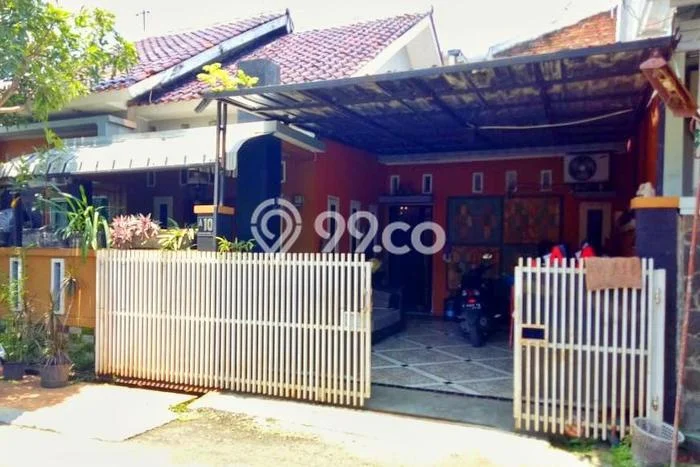 For Sale Rumah 4 Kamar Lokasi Ideal Nyaman dan Strategis di Kramat For Sale Rumah 4 Kamar Lokasi Ideal Nyaman dan Strategis di Kramat