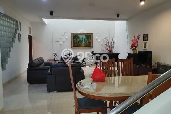 Rumah Elit LB 250m2 Siap Pakai Desain Elegan di Kedoya Baru, Jakarta Barat Rumah Elit LB 250m2 Siap Pakai Desain Elegan di Kedoya Baru, Jakarta Barat