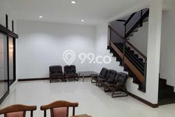 Hunian Idaman dengan 4 Kamar Tidur di Lingkungan Asri Setra Duta, Bandung Hunian Idaman dengan 4 Kamar Tidur di Lingkungan Asri Setra Duta, Bandung
