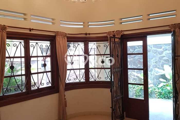 GOOD DEAL! Rumah Strategis area , LT 680m2m² Bangunan 450m2m² GOOD DEAL! Rumah Strategis area , LT 680m2m² Bangunan 450m2m²