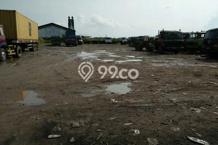 Tanah Disewa Strategis di Surabaya Luas 5000m2 Tanah Disewa Strategis di Surabaya Luas 5000m2