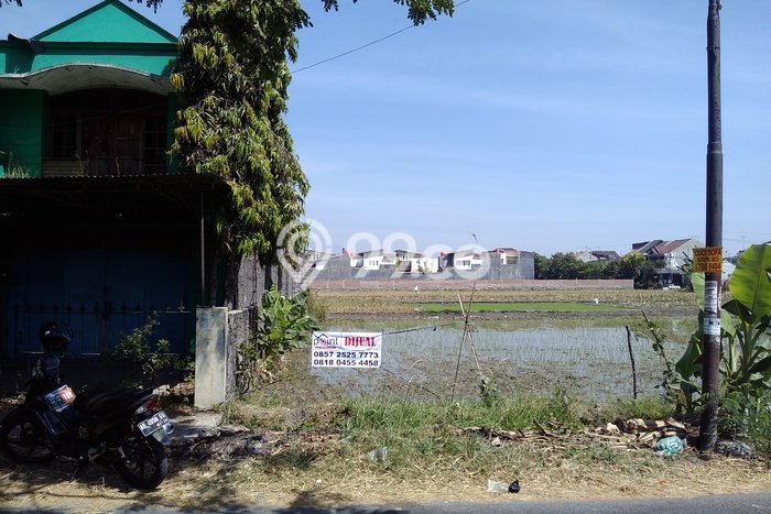 Tanah Dijual Lokasi Strategis di Karanganyar dengan Luas 162m2 Tanah Dijual Lokasi Strategis di Karanganyar dengan Luas 162m2