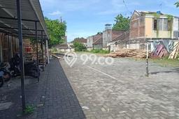 Jarang Ada! Tanah di Laweyan Punya Luas 1020m2 SHM Jarang Ada! Tanah di Laweyan Punya Luas 1020m2 SHM