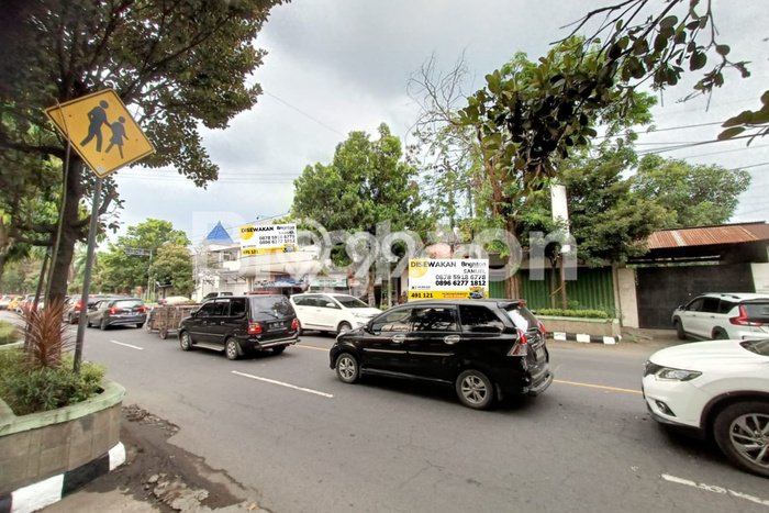 Tanah Strategis di , Luas 2000m2m², Cocok untuk Usaha, Disewakan Tanah Strategis di , Luas 2000m2m², Cocok untuk Usaha, Disewakan