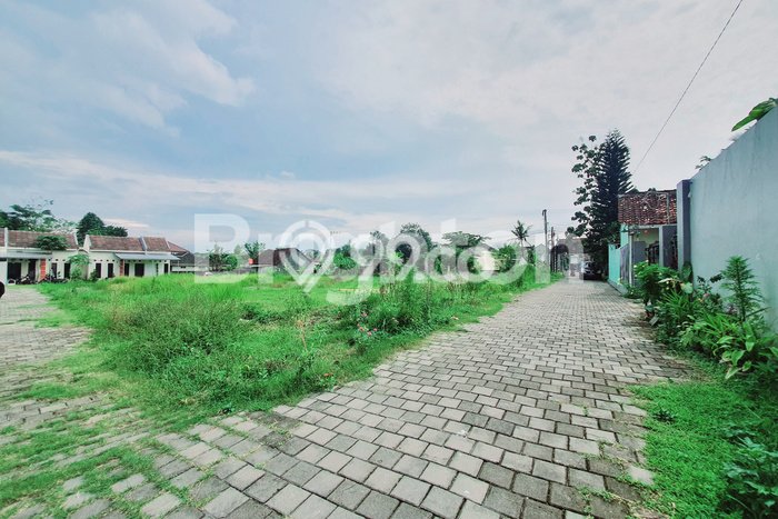 Tanah Dijual Lokasi Mlati, Sleman Luas 142m2 Legalitas Aman Tanah Dijual Lokasi Mlati, Sleman Luas 142m2 Legalitas Aman