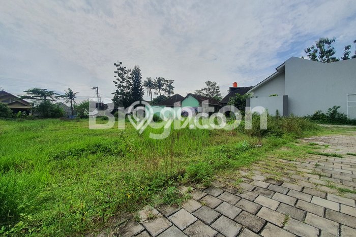 Tanah Dijual Lokasi Mlati, Sleman Luas 142m2 Legalitas Aman Tanah Dijual Lokasi Mlati, Sleman Luas 142m2 Legalitas Aman