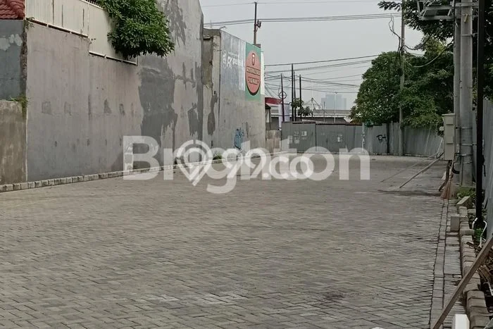 Tanah Siap Pakai Disewakan di Sukolilo, Surabaya, Luas 574m2 Tanah Siap Pakai Disewakan di Sukolilo, Surabaya, Luas 574m2