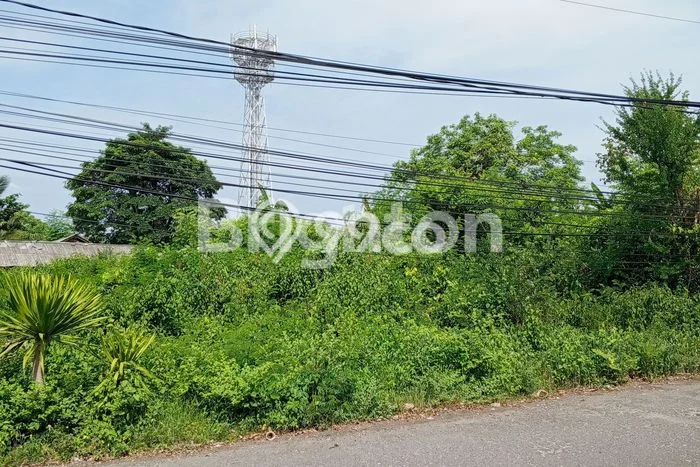 MENYAJIKAN PELUANG KESENANGAN TANAH DI KOMPLEK ELIT MENYAJIKAN PELUANG KESENANGAN TANAH DI KOMPLEK ELIT