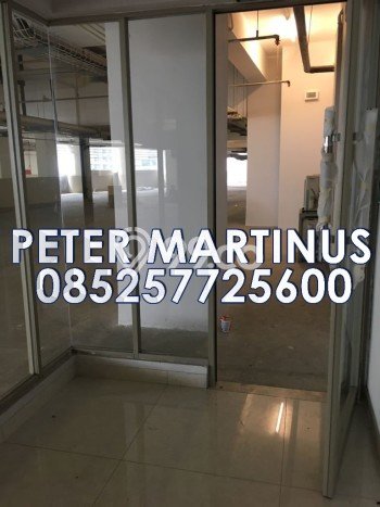Hunian Apartemen Eksklusif untuk Dijual di Jakarta Barat dengan 3 BR & 2 Kamar Mandi Hunian Apartemen Eksklusif untuk Dijual di Jakarta Barat dengan 3 BR & 2 Kamar Mandi