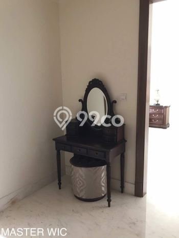 Hunian Apartemen Sewa Siap Pakai di Simprug Jakarta Selatan dengan 3 KT / 3 KM Hunian Apartemen Sewa Siap Pakai di Simprug Jakarta Selatan dengan 3 KT / 3 KM