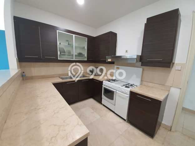Sewa Apartemen Murah di Senayan 3 KT Sewa Apartemen Murah di Senayan 3 KT