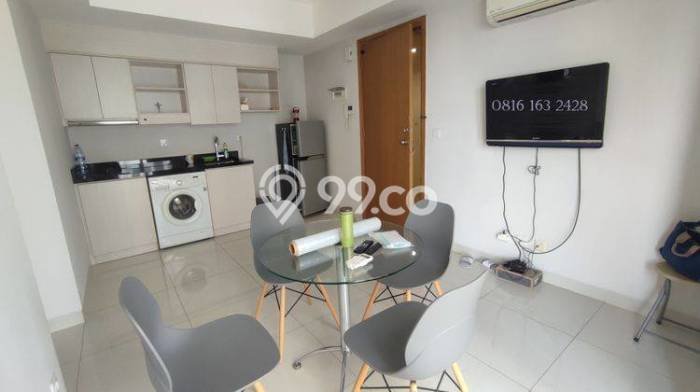 HOT DEAL! Apartemen di Kemayoran, 1 KM, Luas 52m2m², Lokasi Elite, Pemandangan Indah HOT DEAL! Apartemen di Kemayoran, 1 KM, Luas 52m2m², Lokasi Elite, Pemandangan Indah