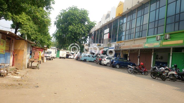 LOKASI PREMIUM! Ruko di Srengseng, Luas 227m², Pusat Bisnis LOKASI PREMIUM! Ruko di Srengseng, Luas 227m², Pusat Bisnis
