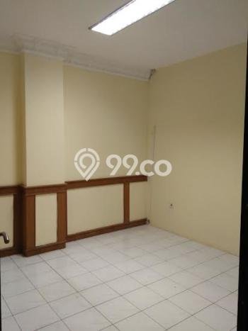 LOKASI TERBAIK! Ruko di Daan Mogot, Luas 204m², Area Perniagaan LOKASI TERBAIK! Ruko di Daan Mogot, Luas 204m², Area Perniagaan
