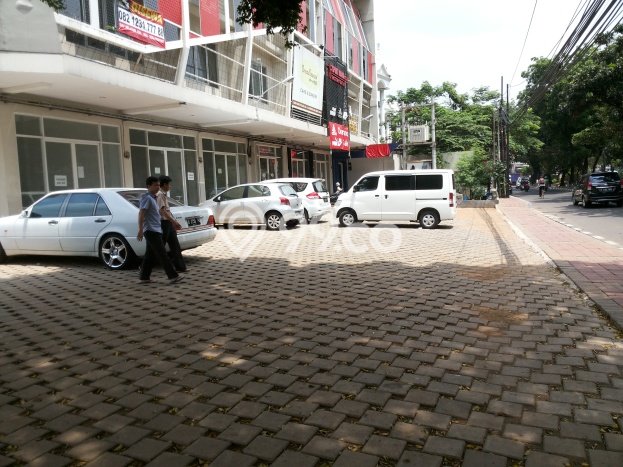 Ruko Icon Kebon Jeruk, Hadap Jalan Raya, Parkir Luas, Brand New, Dekat Jalan Panjang dan Puri Indah! Ruko Icon Kebon Jeruk, Hadap Jalan Raya, Parkir Luas, Brand New, Dekat Jalan Panjang dan Puri Indah!