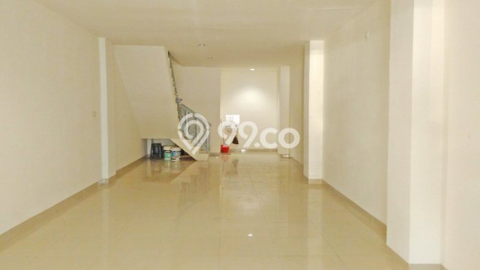 Dijual Ruko Kawasan Menteng, Luas 298m², Kawasan Potensial, Mainroad Dijual Ruko Kawasan Menteng, Luas 298m², Kawasan Potensial, Mainroad