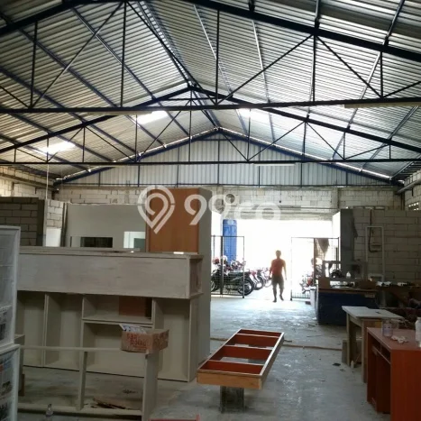 Gudang Dijual di Surabaya LT 385m2 & LB 350m2 Lokasi Terbaik! Gudang Dijual di Surabaya LT 385m2 & LB 350m2 Lokasi Terbaik!