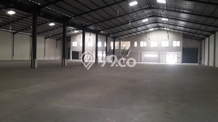 Gudang Disewa di Bekasi dengan LB 1840m2 Area Komersial Ramai Gudang Disewa di Bekasi dengan LB 1840m2 Area Komersial Ramai