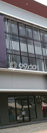 Ruko untuk Disewa di Pusat Tangerang Selatan Luas Bangunan 180m2 Ruko untuk Disewa di Pusat Tangerang Selatan Luas Bangunan 180m2