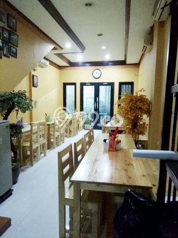 LOKASI STRATEGIS! Ruko di Palmerah, Luas 240m², Area Bisnis, Mainroad LOKASI STRATEGIS! Ruko di Palmerah, Luas 240m², Area Bisnis, Mainroad
