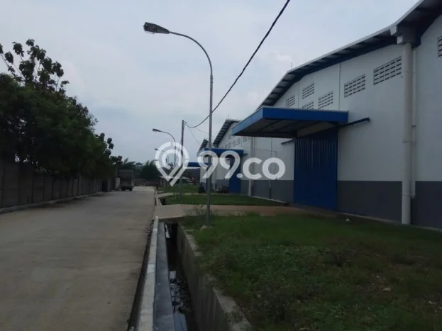 Gudang Disewa di Bogor dengan LB 3000m2 Area Komersial Ramai Gudang Disewa di Bogor dengan LB 3000m2 Area Komersial Ramai
