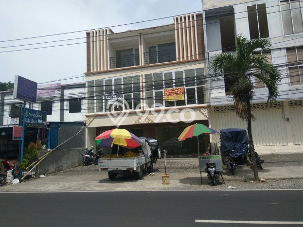 Ruko Dijual di Badung LT 100m2 & LB 270m2 Lokasi Terbaik! Ruko Dijual di Badung LT 100m2 & LB 270m2 Lokasi Terbaik!