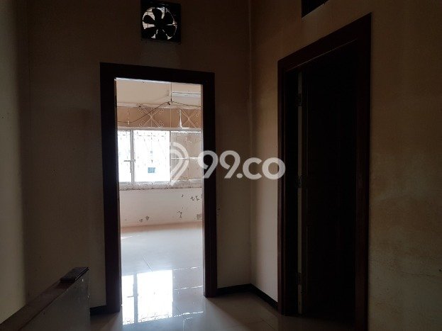 Ruko Dijual di Jakarta Barat LT 64m2 & LB 220m2 Lokasi Terbaik! Ruko Dijual di Jakarta Barat LT 64m2 & LB 220m2 Lokasi Terbaik!