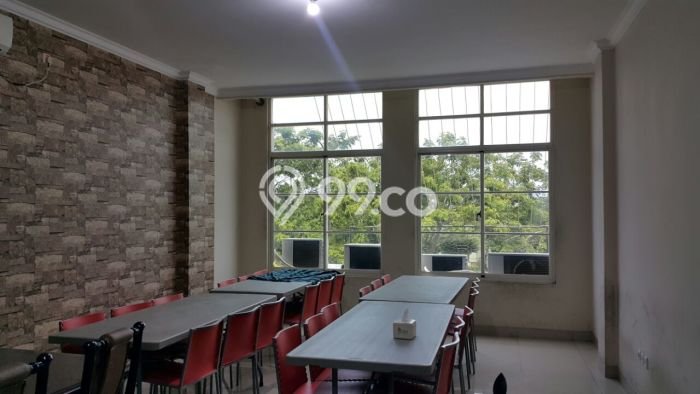 Ruko Dijual di Jakarta Barat LT 67m2 & LB 236m2 Lokasi Terbaik! Ruko Dijual di Jakarta Barat LT 67m2 & LB 236m2 Lokasi Terbaik!