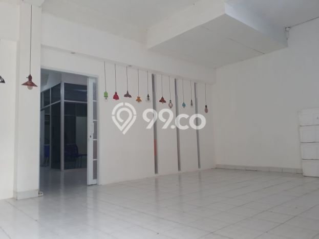 Terawat 3,5 Lantai (Full Renov) di Sayap Soekarno Hatta, Pasirluyu Terawat 3,5 Lantai (Full Renov) di Sayap Soekarno Hatta, Pasirluyu