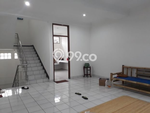 Terawat 3,5 Lantai (Full Renov) di Sayap Soekarno Hatta, Pasirluyu Terawat 3,5 Lantai (Full Renov) di Sayap Soekarno Hatta, Pasirluyu