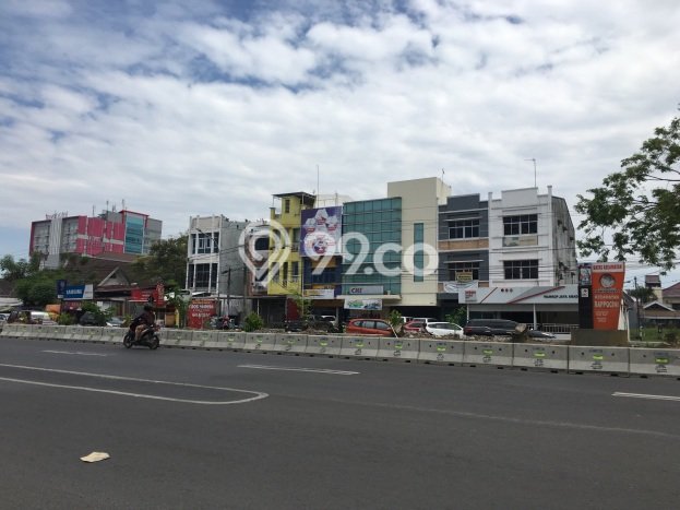 AREA KOMERSIAL! Ruko Disewakan di Pettarani, Luas 440m², Jalan Utama, Ready Operasi AREA KOMERSIAL! Ruko Disewakan di Pettarani, Luas 440m², Jalan Utama, Ready Operasi