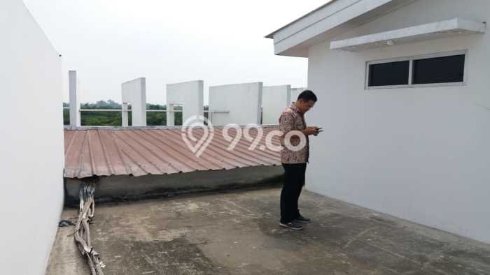 Ruko untuk Disewa di Pusat Tangerang Luas Bangunan 294m2 Ruko untuk Disewa di Pusat Tangerang Luas Bangunan 294m2