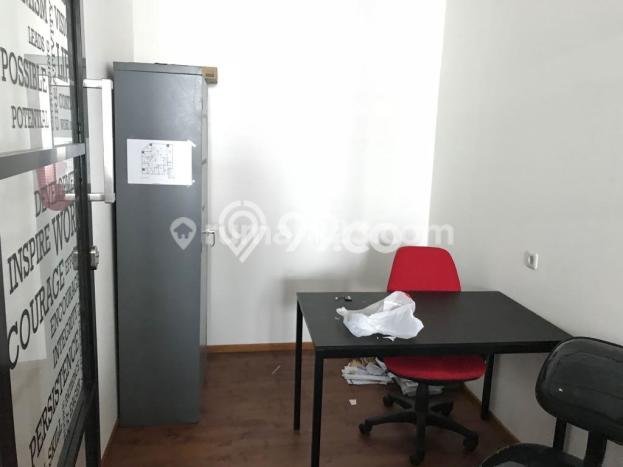 Kantor Siap Pakai Kawasan Central Park, Luas 285m², Area Bisnis, Jalan Mudah Kantor Siap Pakai Kawasan Central Park, Luas 285m², Area Bisnis, Jalan Mudah