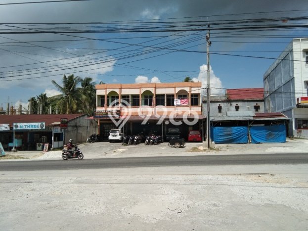 LOKASI STRATEGIS! Ruko di Marpoyan Damai, Luas 160m², Kawasan Komersial LOKASI STRATEGIS! Ruko di Marpoyan Damai, Luas 160m², Kawasan Komersial