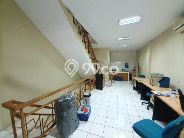 INVESTASI POTENSIAL! Ruko di Cideng, Luas 303m², Area Komersial INVESTASI POTENSIAL! Ruko di Cideng, Luas 303m², Area Komersial