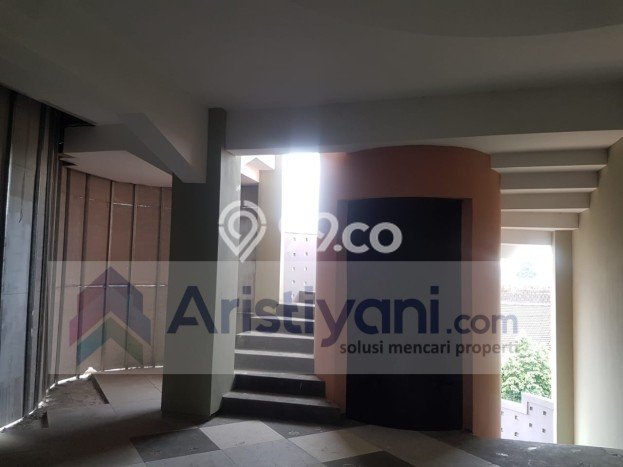Untuk Dijual! Komersial di Praja Dalam Jakarta Selatan LT 301m2 / LB 1450m2 Kawasan Bisnis Untuk Dijual! Komersial di Praja Dalam Jakarta Selatan LT 301m2 / LB 1450m2 Kawasan Bisnis