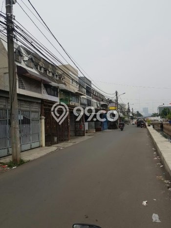 SEWA STRATEGIS! Ruko Kawasan Taman Ratu, Luas 72m², Area Ramai SEWA STRATEGIS! Ruko Kawasan Taman Ratu, Luas 72m², Area Ramai