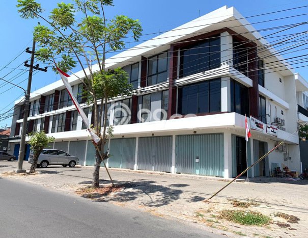 Unit Ruko Dijual di Surabaya LT 81m2 & LB 160m2 Unit Ruko Dijual di Surabaya LT 81m2 & LB 160m2