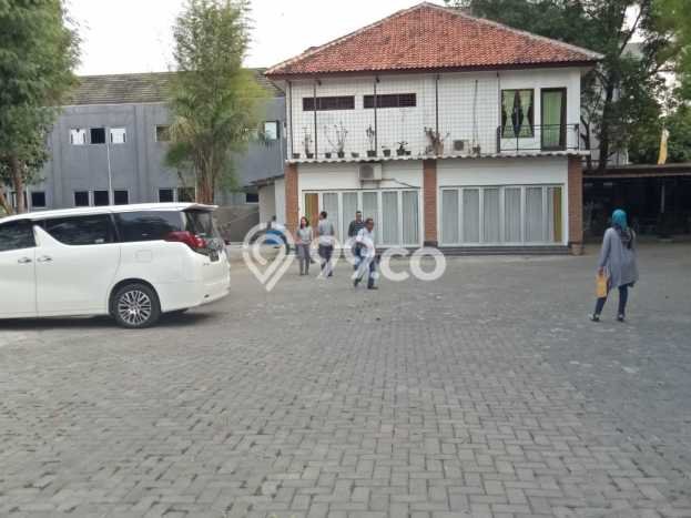 Unit Komersial Dijual di Jakarta Timur LT 4350m2 & LB 1400m2 Unit Komersial Dijual di Jakarta Timur LT 4350m2 & LB 1400m2