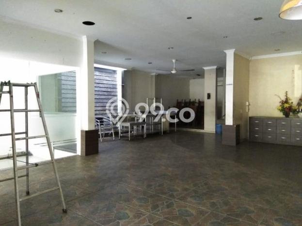 Komersial di Brumbungan, Luas 150m², Jalan Utama, Siap Bisnis Komersial di Brumbungan, Luas 150m², Jalan Utama, Siap Bisnis