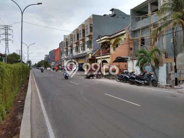 KAWASAN KOMERSIAL! Ruko Disewakan Kawasan , Luas 580m2m², Akses Utama KAWASAN KOMERSIAL! Ruko Disewakan Kawasan , Luas 580m2m², Akses Utama